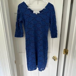 Lightly worn Sara Campbell dress. Very flattering.